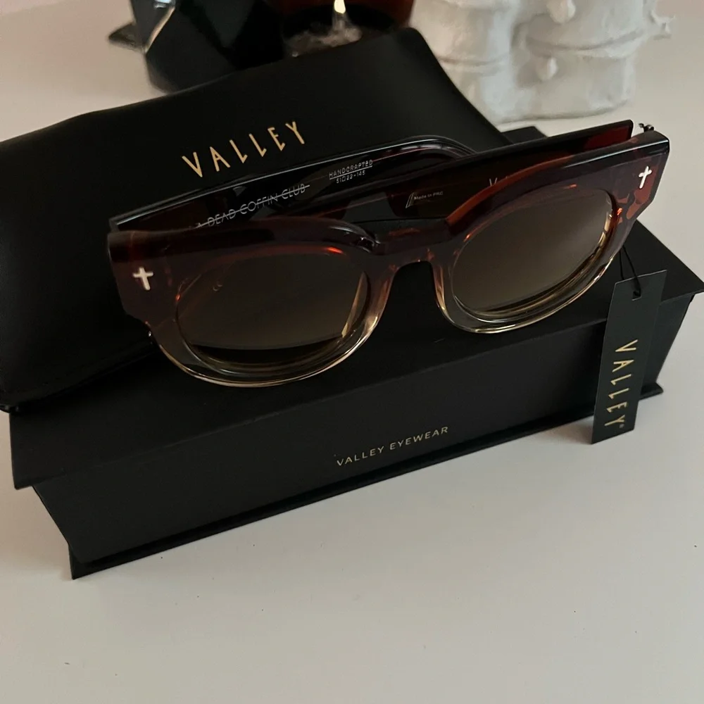 NWT Valley Eyewear Red to Clear Gradient Goth Sunglasses with Amber Lenses 💀🖤